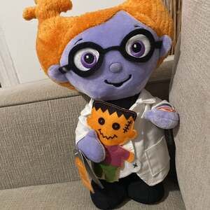 Hallmark Maddie The Mad Scientist Halloween Animated Dancing Singing Plush